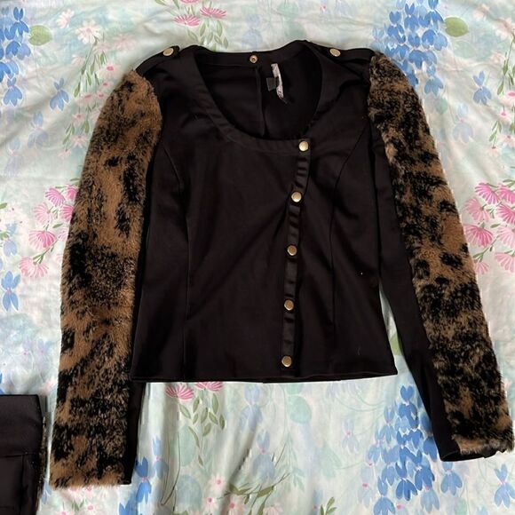Armani Exchange A|X Faux Fur Jacket/Vest - S (Two Pieces). - Picture 5 of 16